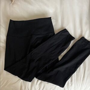 ✨Black Lululemon Leggings With Design✨